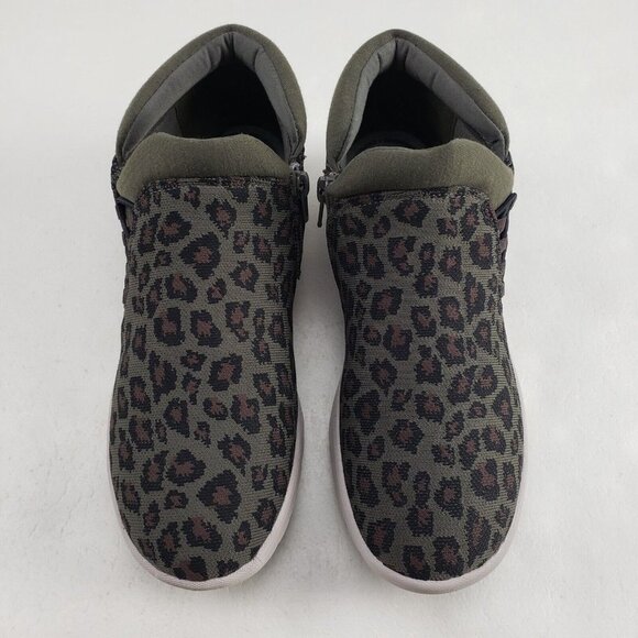 Clarks Adella Pine Ankle Boot Womens 9 Green Animal Print Side Zip Cloudstepper - Picture 2 of 10